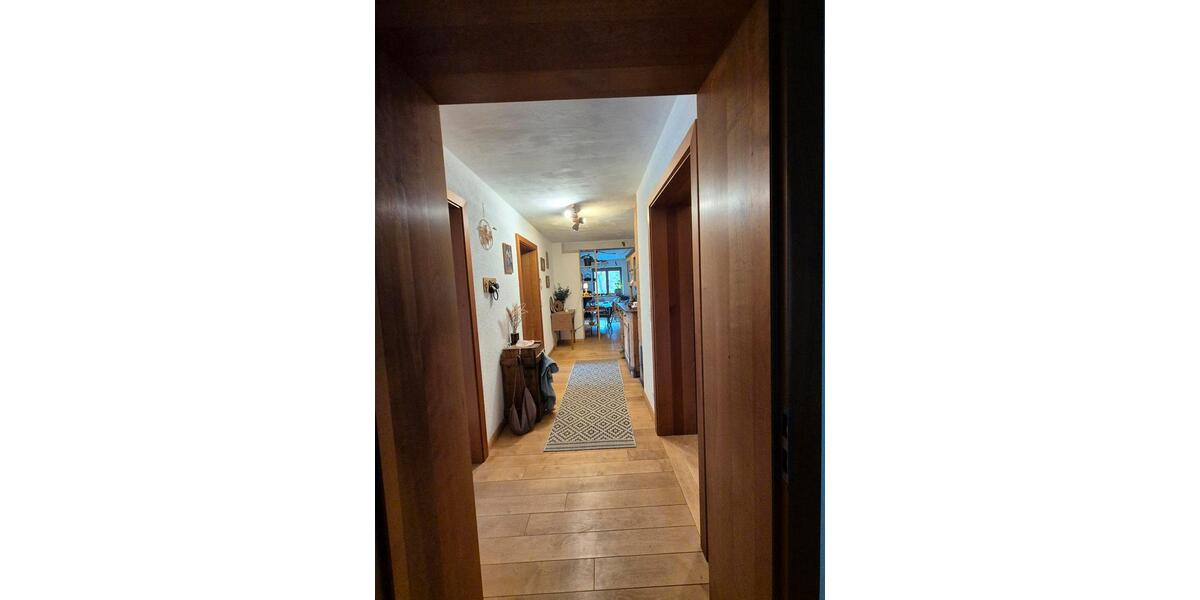 Befristete Untervermietung: 4 Zimmer Wohnung 15.April bis 14.Juni 4 zimmer