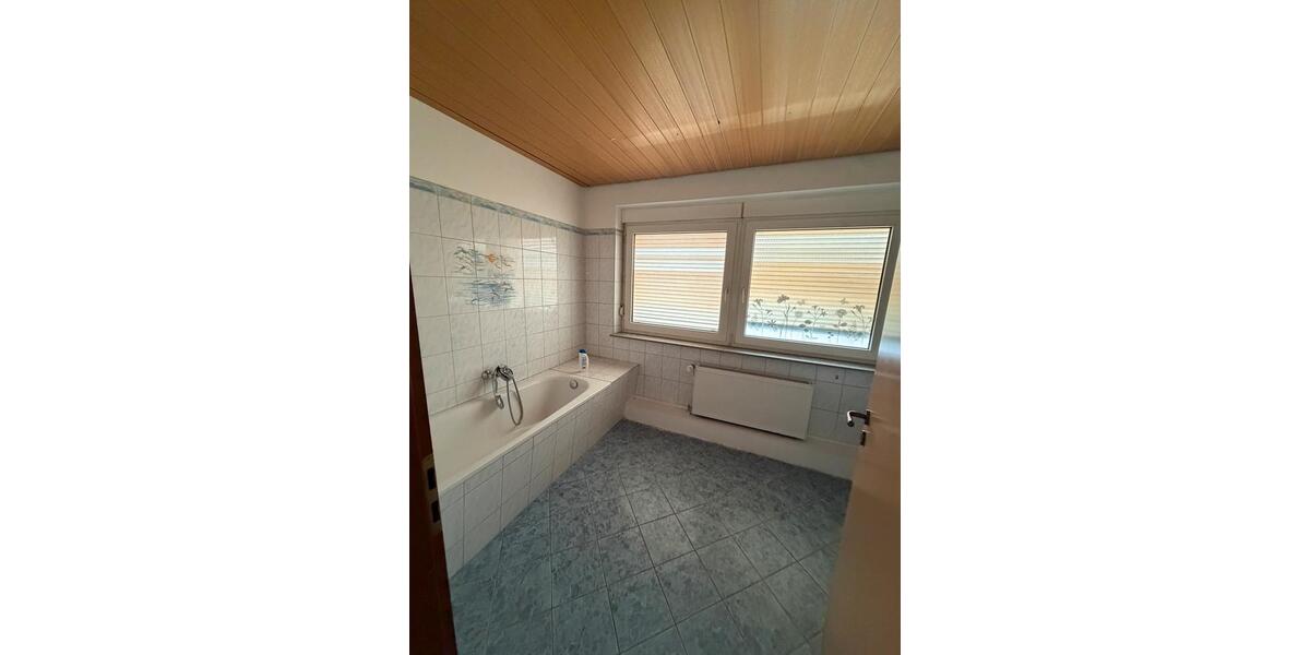 Etagenwohnung Aurich - 4 Zimmer, 100 m&sup2;, 800&euro; | Angebot:26125199