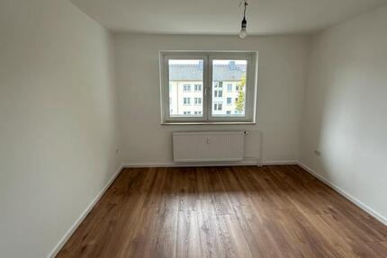 frisch renoviertes Zimmer in 3er Mädels WG in Niederrad zimmer
