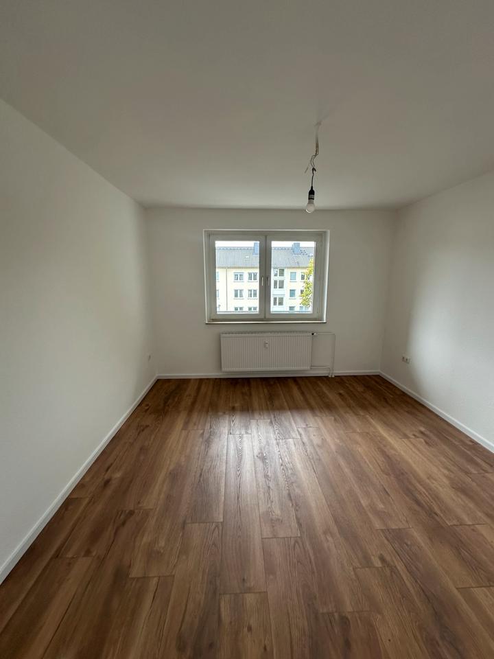 frisch renoviertes Zimmer in 3er Mädels WG in Niederrad zimmer