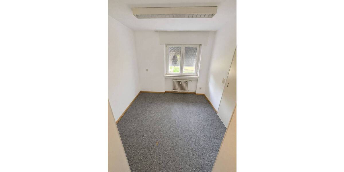 Gewerbeobjekt Waldkirch - 3 Zimmer, 78 m&sup2;, 1.050&euro; | Angebot:26674672