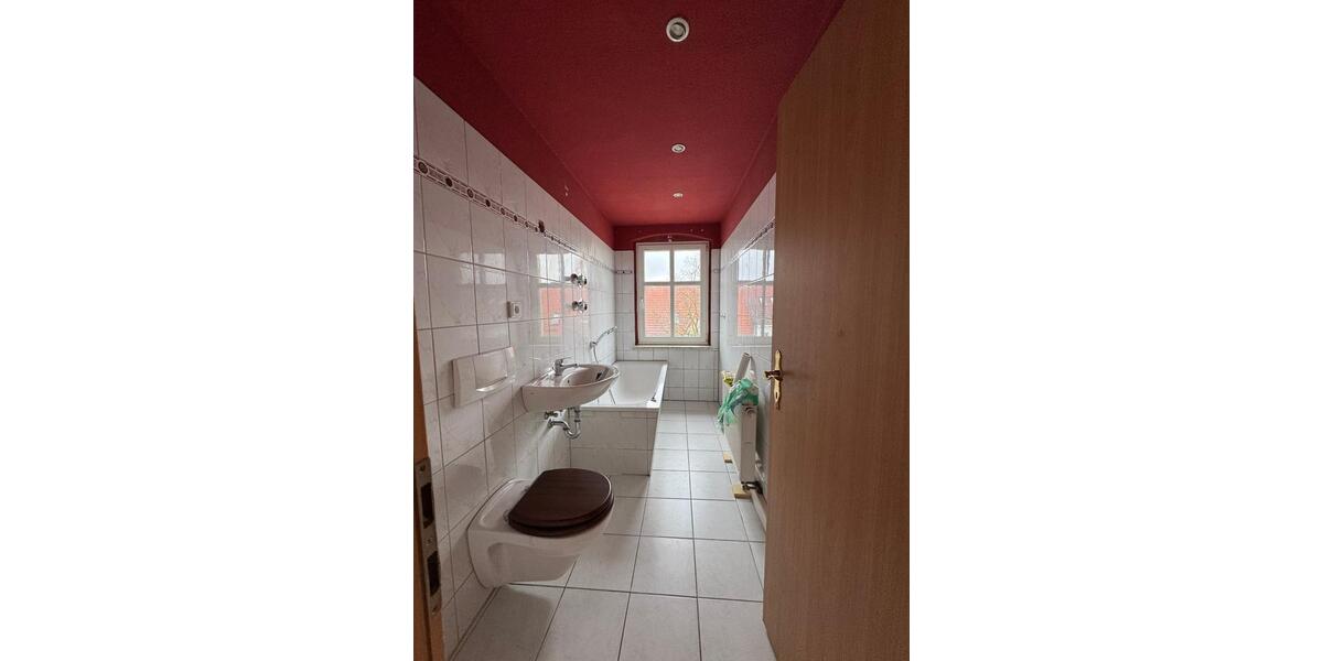 Dachgeschoßwohnung Dessau-Roßlau Roßlau - 2 Zimmer, 47 m&sup2;, 300&euro; | Angebot:25976470