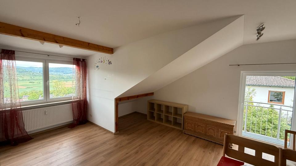 Dachgeschoßwohnung Ebermannstadt - 3 Zimmer, 104 m&sup2;, 1.144&euro; | Angebot:26636181