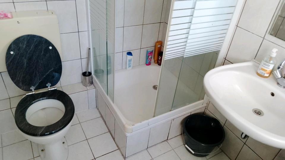 Möbliertes WG Zimmer! Studenten und Pendlerfreundlich!