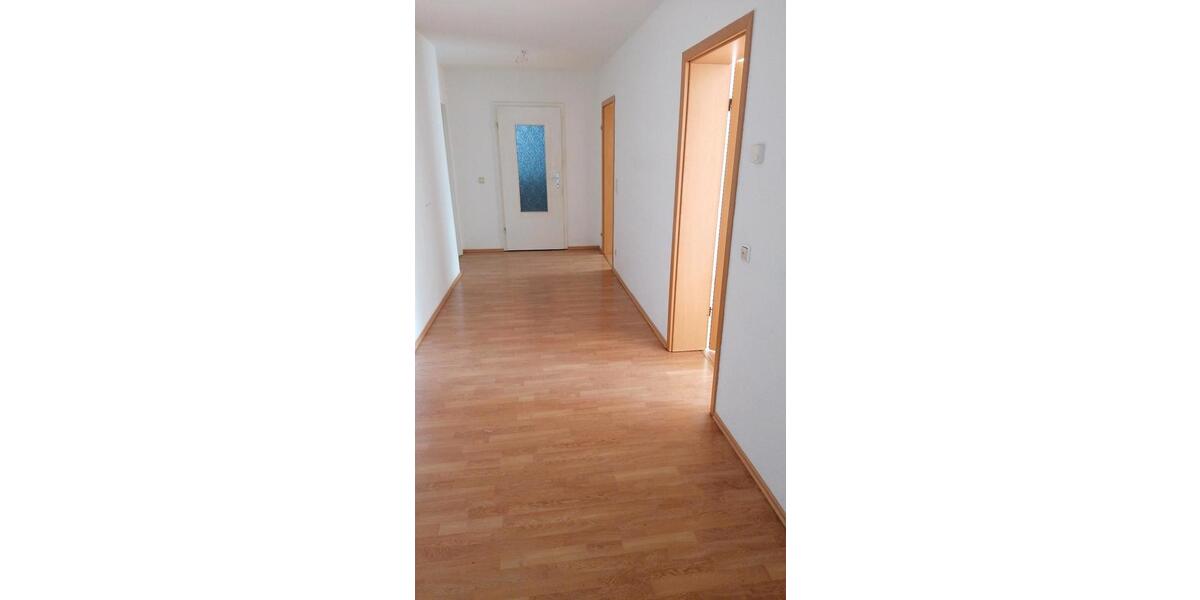 Etagenwohnung Lützen - 1 Zimmer, 78 m&sup2;, 780&euro; | Angebot:25943681