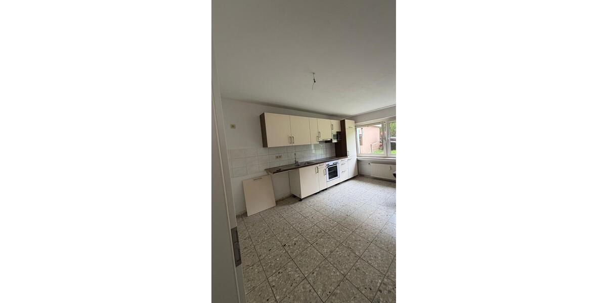 Erdgeschoßwohnung Bad Salzuflen - 3 Zimmer, 110 m&sup2;, 1.100&euro; | Angebot:26651768