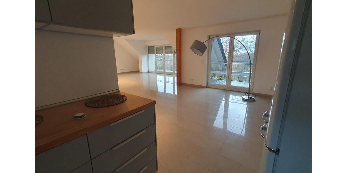 Dachgeschoßwohnung Haibach - 3 Zimmer, 109 m&sup2;, 1.199&euro; | Angebot:26256086