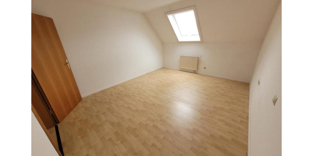 Dachgeschoßwohnung Hechingen - 3 Zimmer, 82 m&sup2;, 880&euro; | Angebot:24864796