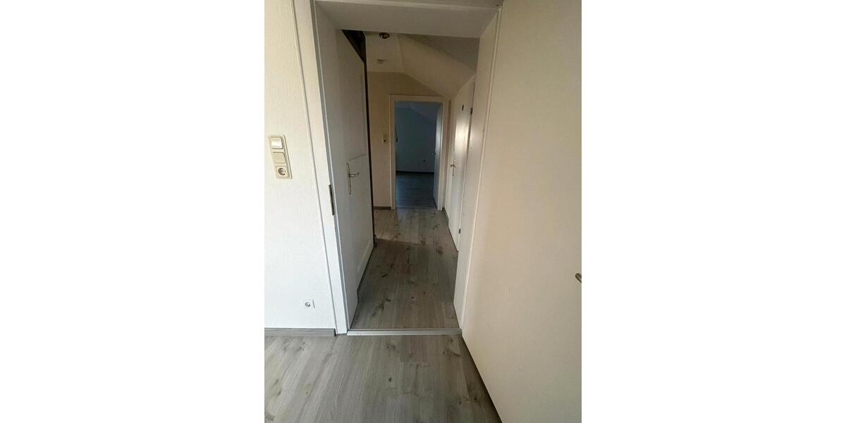 Dachgeschoßwohnung Edertal - 3 Zimmer, 70 m&sup2;, 450&euro; | Angebot:26652252