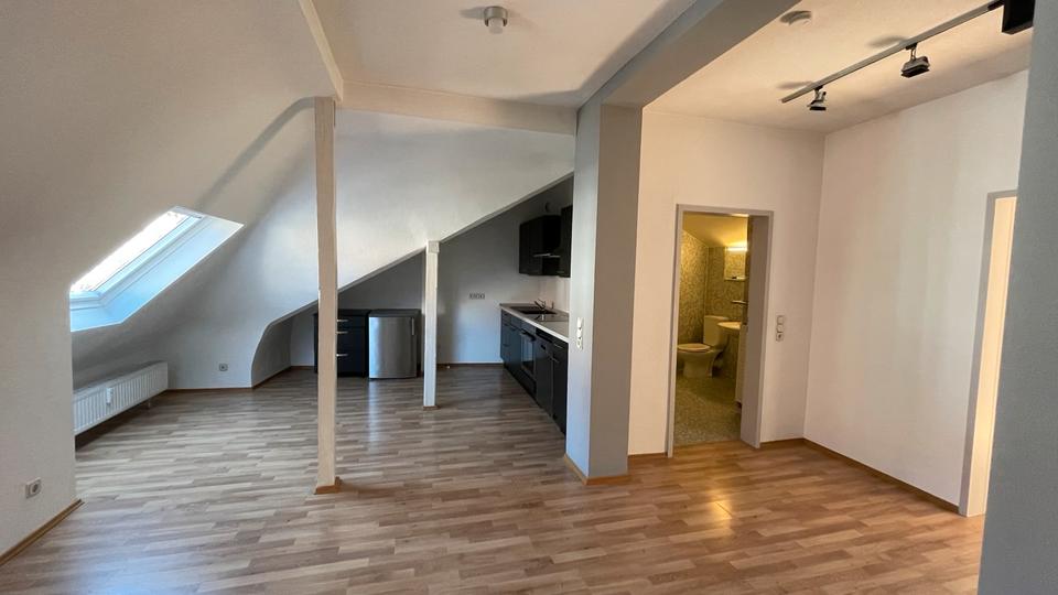 Dachgeschoßwohnung Saarbrücken Eschberg - 2 Zimmer, 50 m&sup2;, 575&euro; | Angebot:26013062