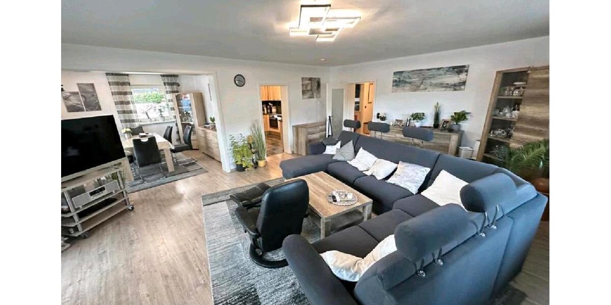 Hochparterre Melsungen - 5 Zimmer, 131 m&sup2;, 1.375&euro; | Angebot:26652217