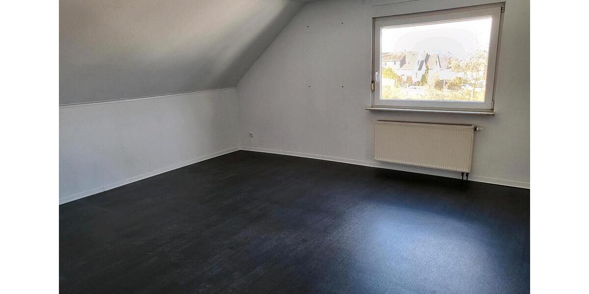 Dachgeschoßwohnung Siegen Weidenau - 4 Zimmer, 100 m&sup2;, 950&euro; | Angebot:24994316