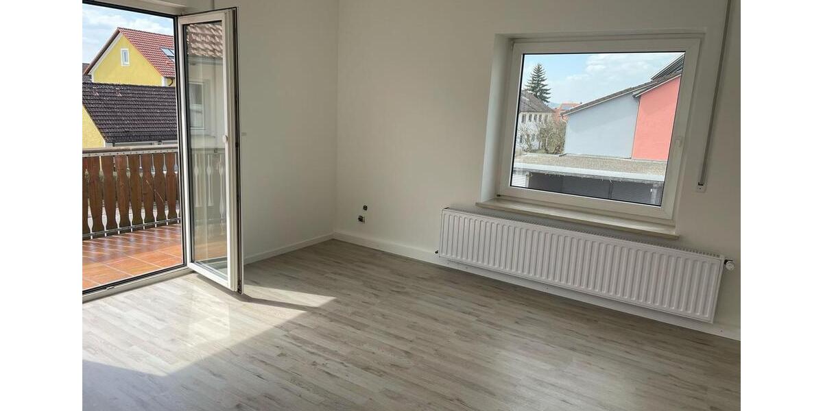 Etagenwohnung Herrieden - 3.5 Zimmer, 82 m&sup2;, 1.120&euro; | Angebot:25959677