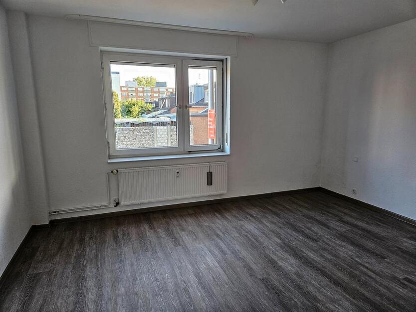 2 Zimmer EG Wohnung mit Balkon und Stellplatz in Oberbruch