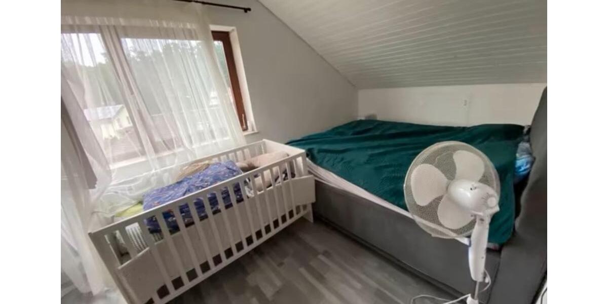 Vermiete 3 Zimmer Dachgeschosswohnung mit Loggia 3 zimmer