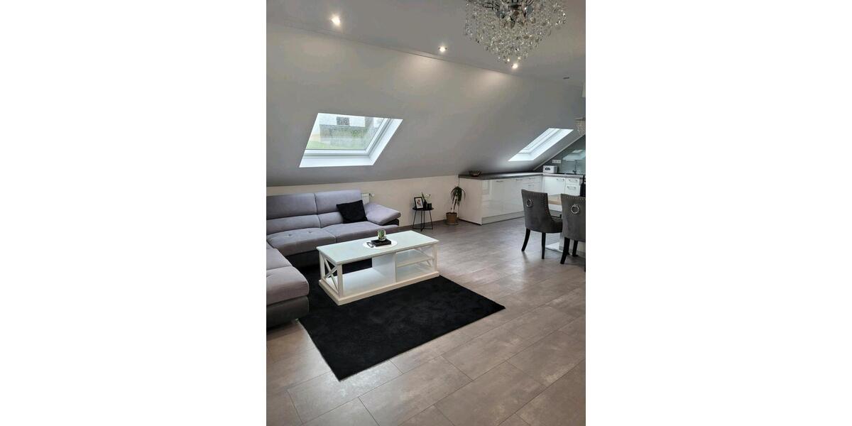 Dachgeschoßwohnung Bretten - 4 Zimmer, 105 m&sup2;, 1.250&euro; | Angebot:24630747