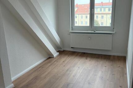 Dachgeschosswohnung mit Balkon am Obotritenring Schwerin 2 zimmer