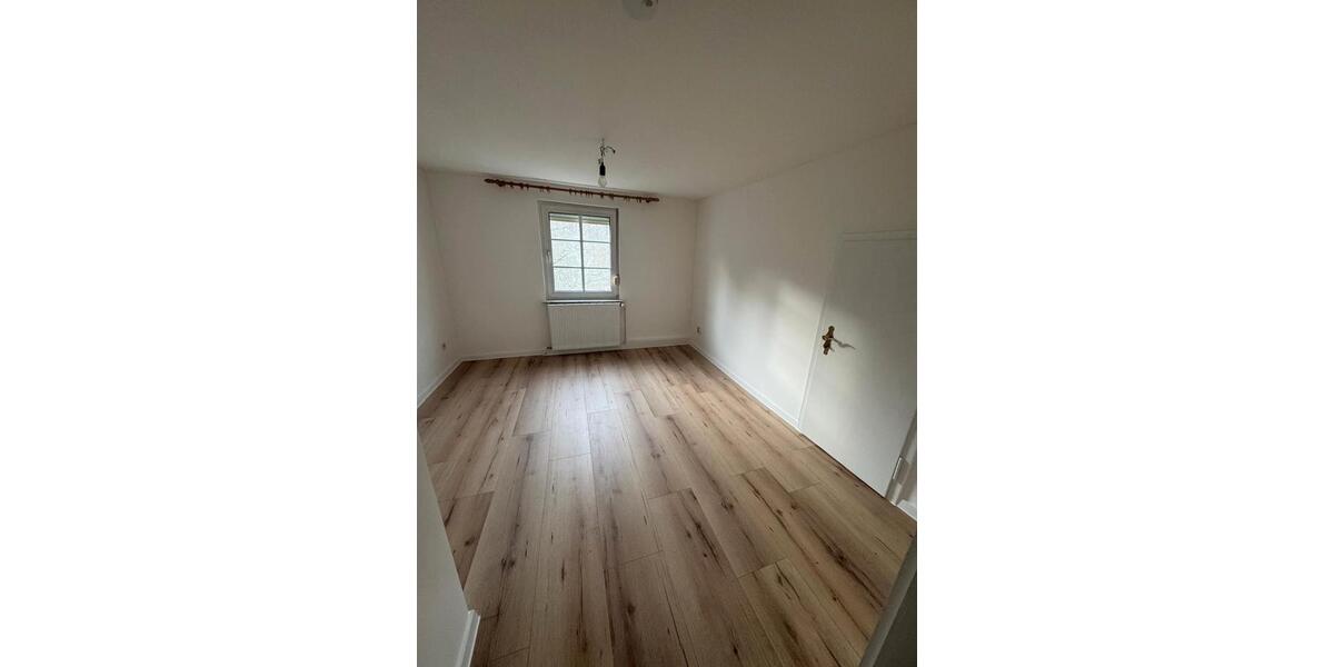 Bauernhaus, Landhaus Neuzelle - 7 Zimmer, 160 m&sup2;, 1.799&euro; | Angebot:26006320
