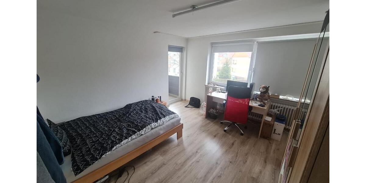 Zimmer zu vermieten in einer 3er-WG 4 zimmer