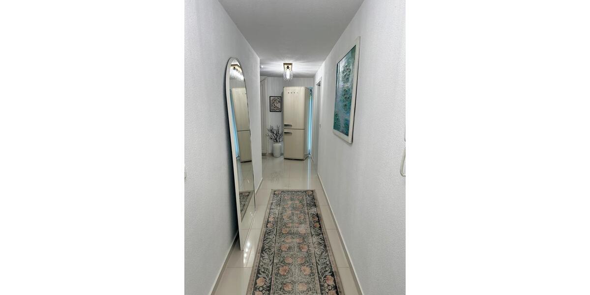 Dachgeschoßwohnung Weingarten - 3 Zimmer, 66 m&sup2;, 1.500&euro; | Angebot:25656037