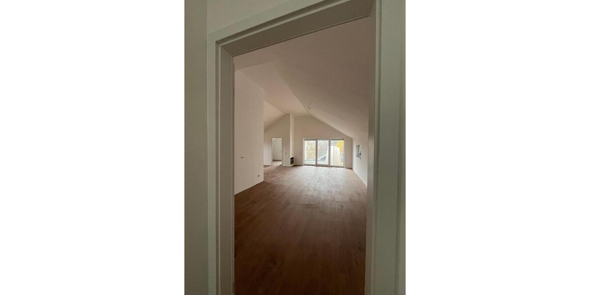 Dachgeschoßwohnung Engelskirchen - 3.5 Zimmer, 138 m&sup2;, 1.450&euro; | Angebot:26605390