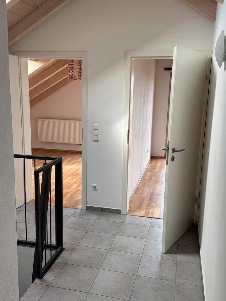 Sehr schöne 4-Zimmer Wohnung auf 2 Ebenen in Ampfing zimmer
