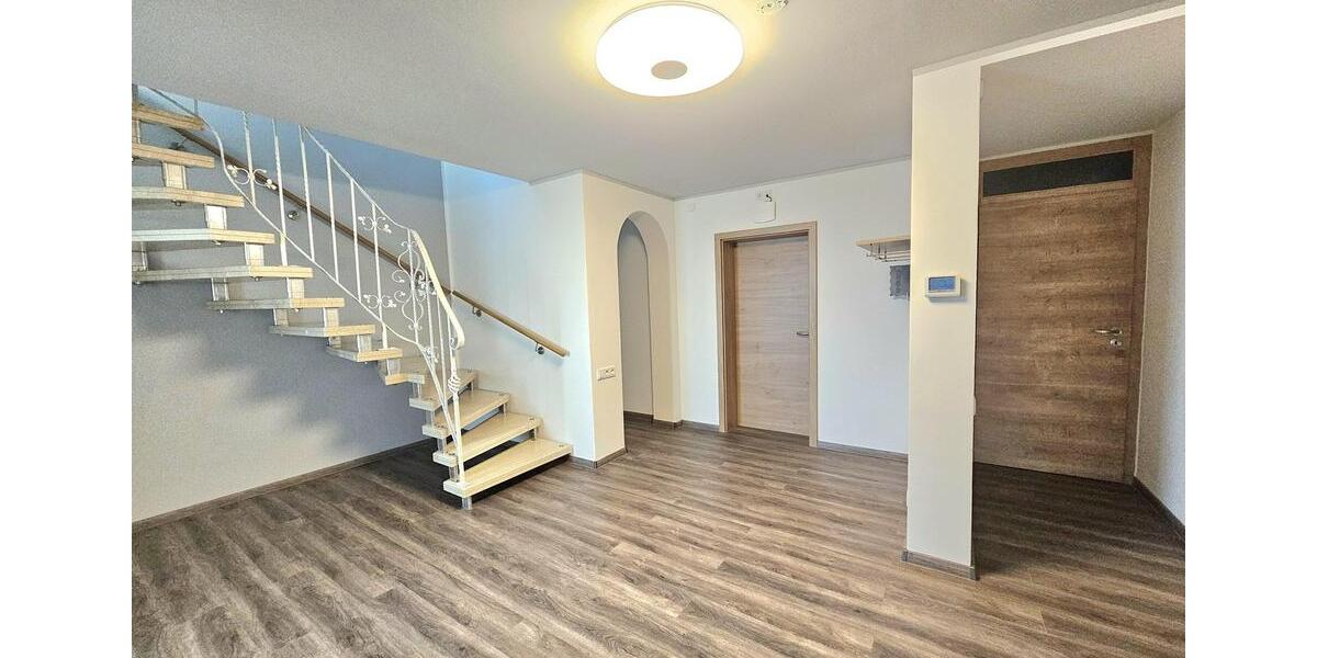 Mehrfamilienhaus, Wohnhaus Bad Soden-Salmünster Salmünster - 7.5 Zimmer, 310 m&sup2;, 2.490&euro; | Angebot:26508540