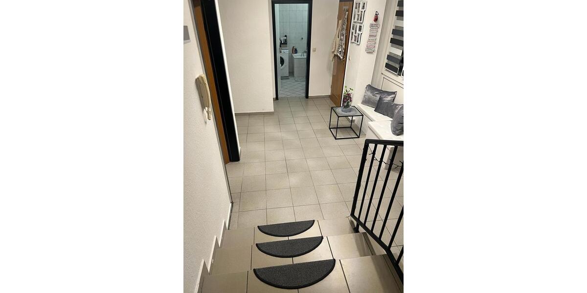 Dachgeschoßwohnung Florstadt - 2 Zimmer, 80 m&sup2;, 900&euro; | Angebot:25756788