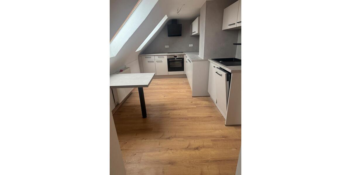 Dachgeschoßwohnung Neustadt bei Coburg - 3 Zimmer, 85 m&sup2;, 700&euro; | Angebot:24754374