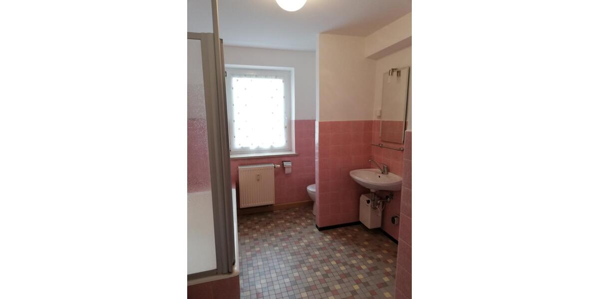 Etagenwohnung Arnstorf - 3 Zimmer, 88 m&sup2;, 650&euro; | Angebot:26674751