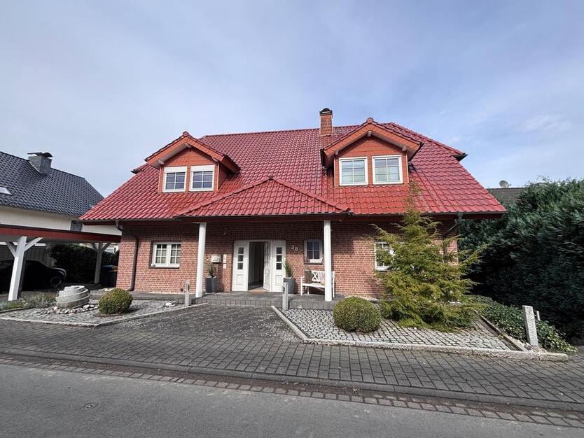 Wundervolle große Wohnung (225qm) mit 4-5 Zimmern in Kalenborn