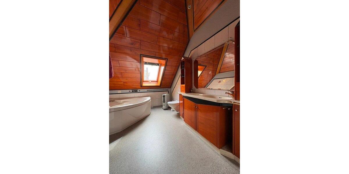 Dachgeschoßwohnung Zeitlofs - 5 Zimmer, 140 m&sup2;, 695&euro; | Angebot:26516755