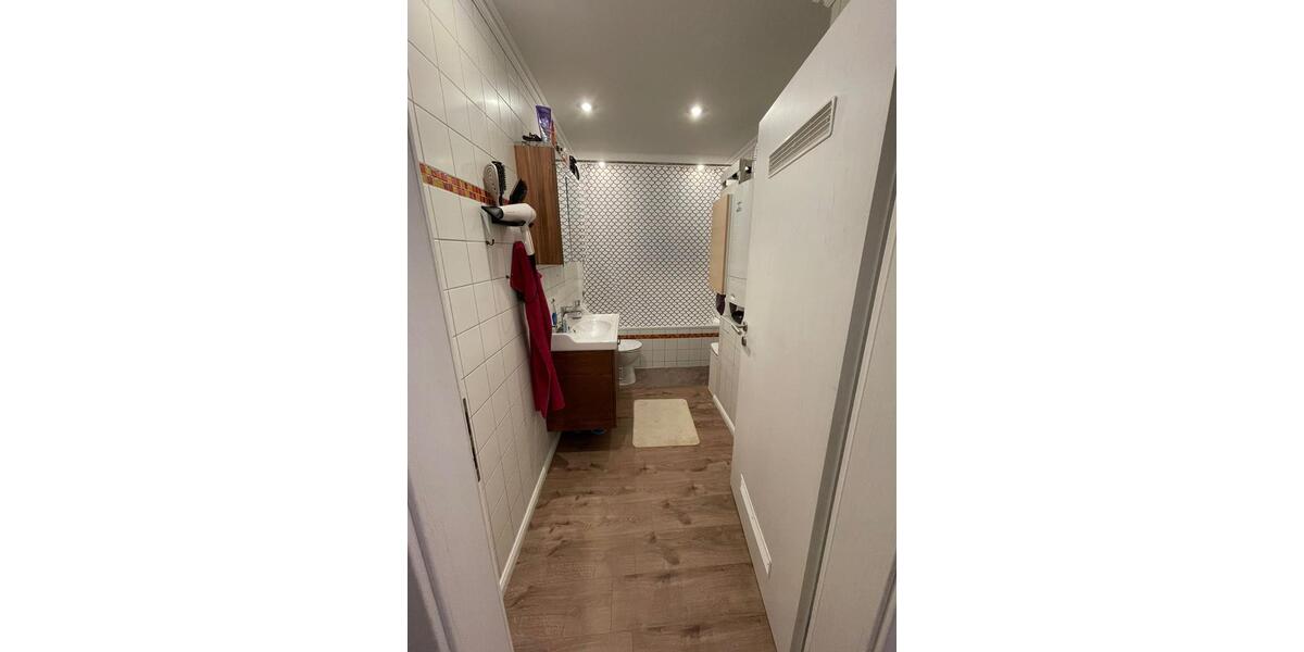 Dachgeschoßwohnung Neuwied Block - 4.5 Zimmer, 80 m&sup2;, 850&euro; | Angebot:24829595