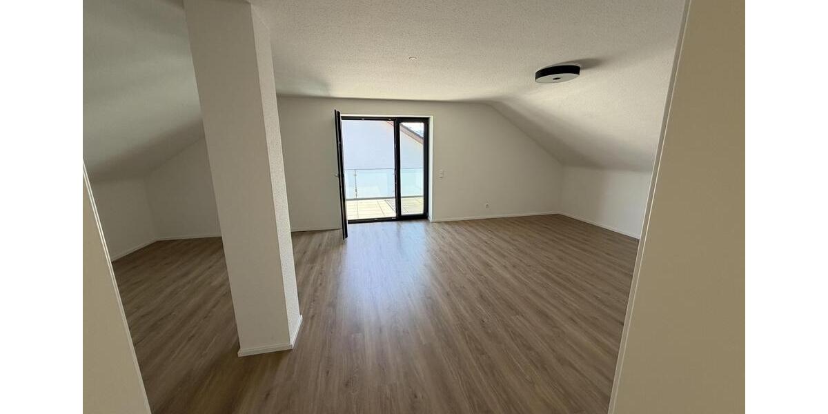 Dachgeschoßwohnung Bad Krozingen - 3 Zimmer, 95 m&sup2;, 1.600&euro; | Angebot:25590618