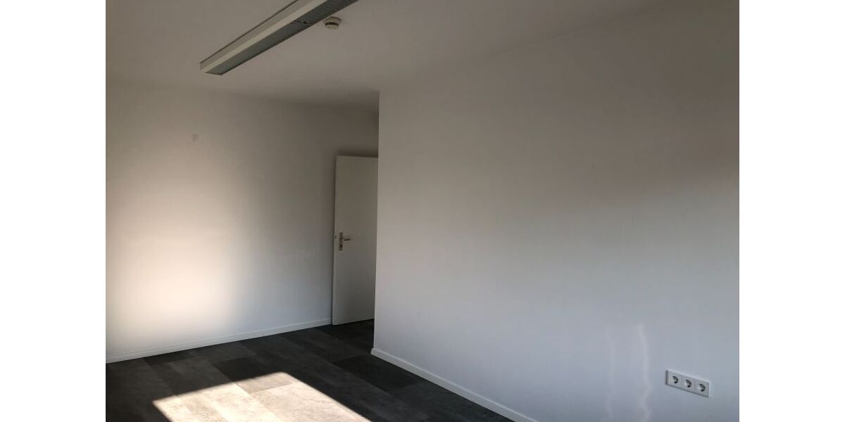 Verkehrsgünstige, repräsentative Büroeinheit Büro provisionsfrei - Gewerbeobjekt Remshalden | Angebot:27396386