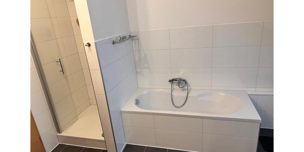 Dachgeschoßwohnung Gelsenkirchen Gelsenkirchen-Mitte - 3 Zimmer, 90 m&sup2;, 700&euro; | Angebot:24935013