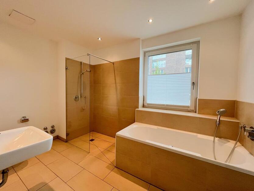 3-Zimmer-Erdgeschosswohnung mit Terrasse und Blick auf die Weser zimmer