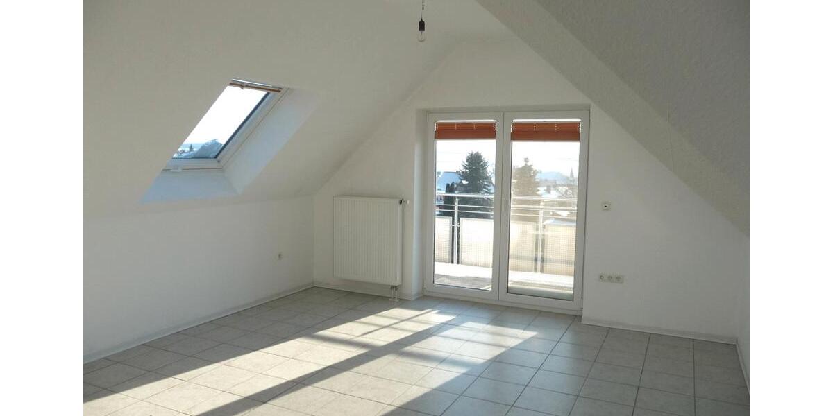 Dachgeschoßwohnung Niederaula - 2.5 Zimmer, 75 m&sup2;, 568&euro; | Angebot:26150179