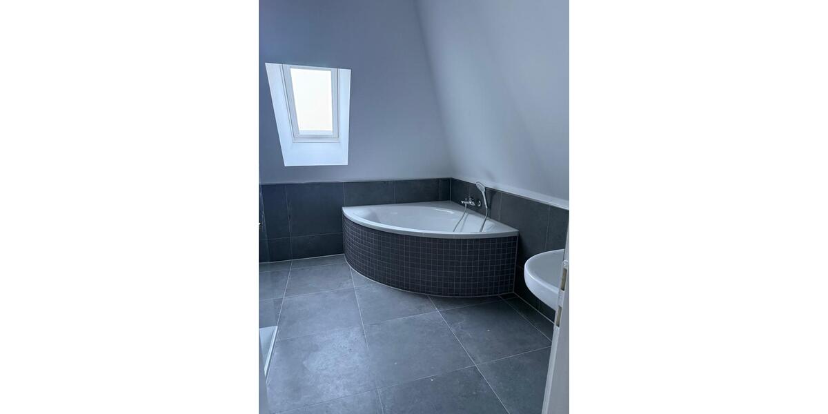 Dachgeschoßwohnung Nienburg (Weser) - 1 Zimmer, 20 m&sup2;, 400&euro; | Angebot:25569983