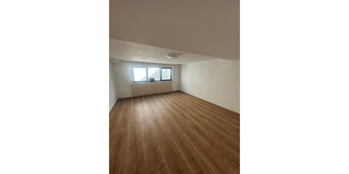 Etagenwohnung Frickenhausen - 2 Zimmer, 65 m&sup2;, 650&euro; | Angebot:26633486