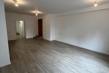 Große und geräumige 2,5 Zimmer Wohnung mit ordentlich Platz zimmer