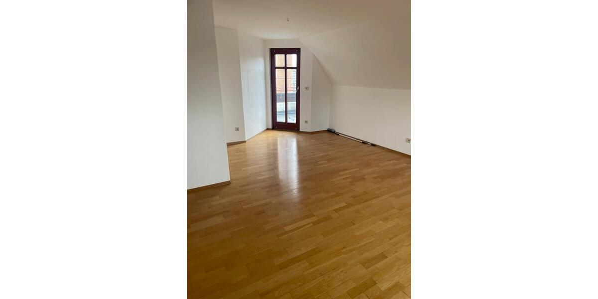Dachgeschoßwohnung Rastatt - 1 Zimmer, 60 m&sup2;, 700&euro; | Angebot:25239739