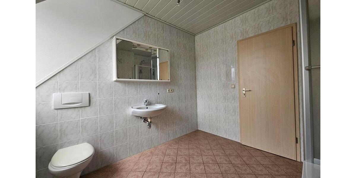 Etagenwohnung Grettstadt - 3.5 Zimmer, 95 m&sup2;, 1.000&euro; | Angebot:26648200