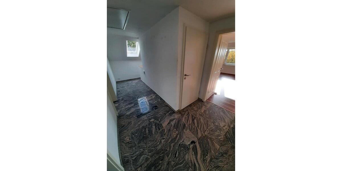 Großzügige Oberwohnung ab Januar 2026 zu vermieten 2 zimmer