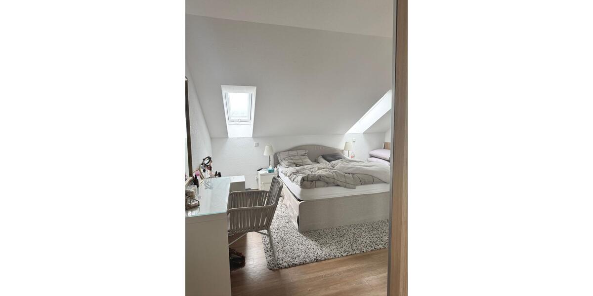 Dachgeschoßwohnung Gütersloh - 3 Zimmer, 94 m&sup2;, 950&euro; | Angebot:23804732