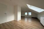 Dachgeschoßwohnung Lage - 2.5 Zimmer, 73 m&sup2;, 600&euro; | Angebot:25171871