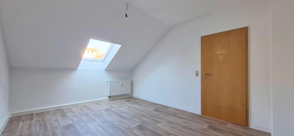 Dachgeschoßwohnung Sondershausen - 3 Zimmer, 71 m&sup2;, 330&euro; | Angebot:25512317