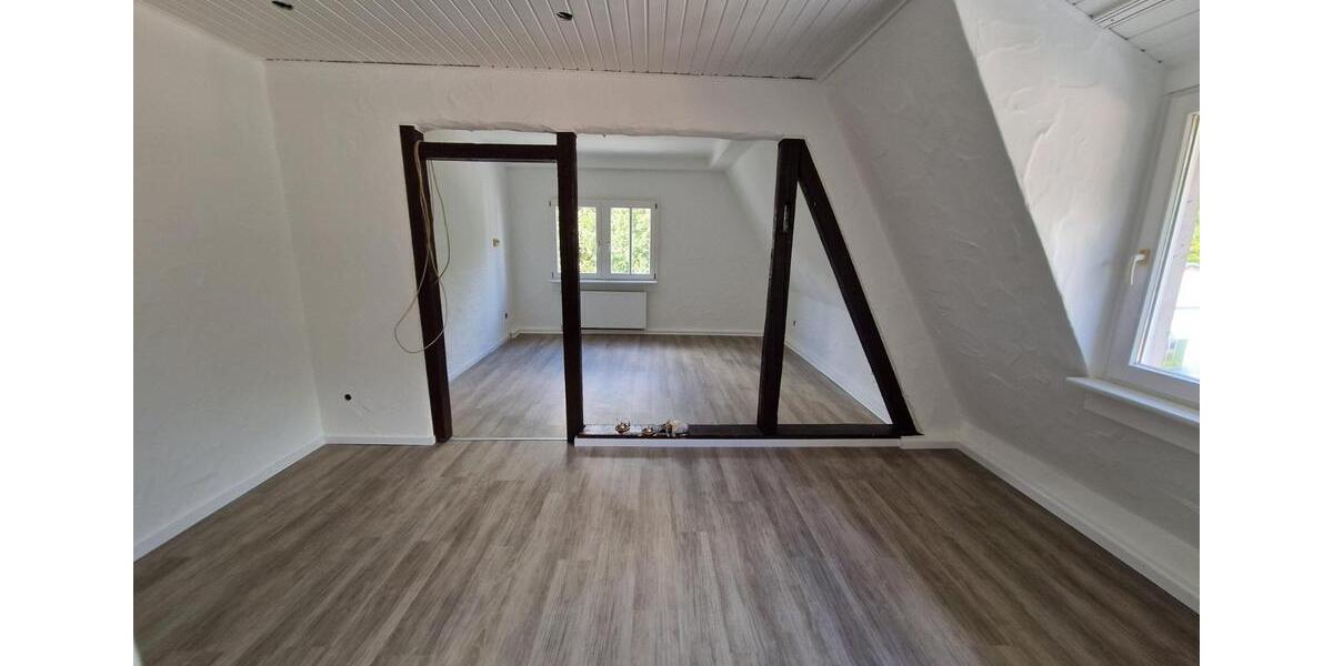 Dachgeschoßwohnung Altena - 3 Zimmer, 108 m&sup2;, 650&euro; | Angebot:23601136