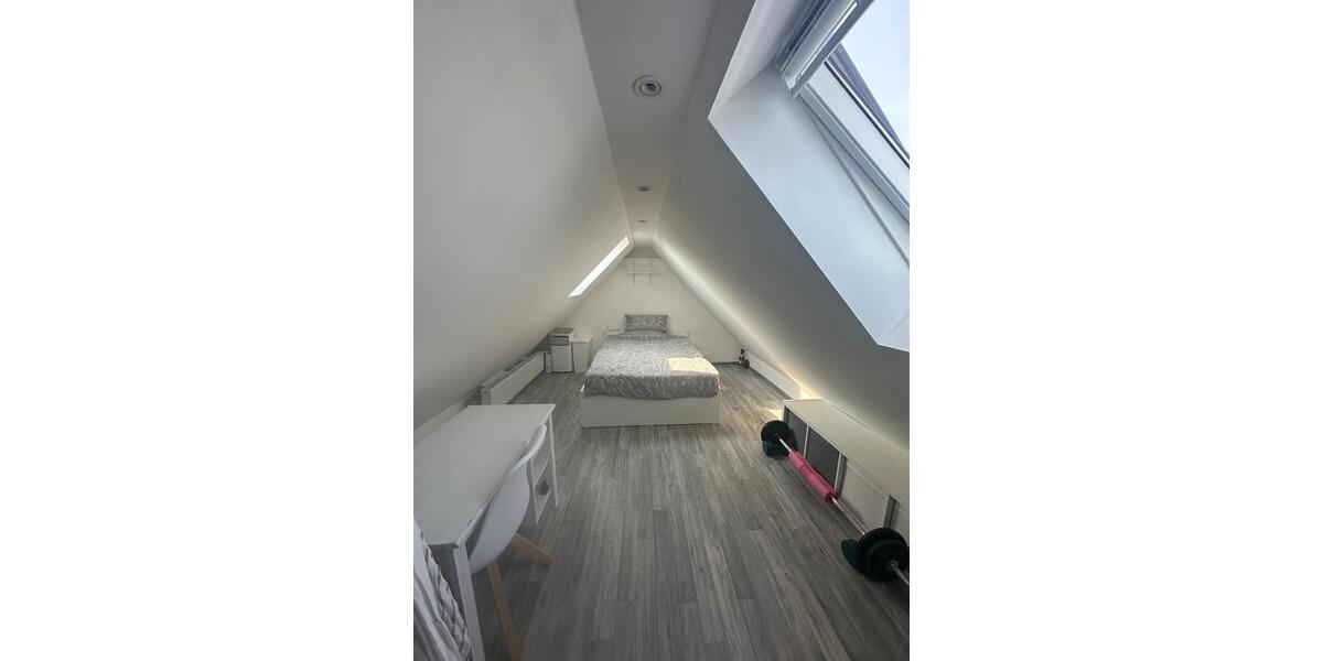 Dachgeschoßwohnung Delmenhorst Bungerhof - 5 Zimmer, 110 m&sup2;, 1.250&euro; | Angebot:26610303
