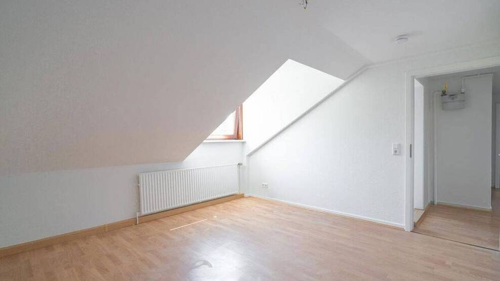 Schöne 3-Zimmer Dachgeschoßwohnung in begehrter Wohnlage